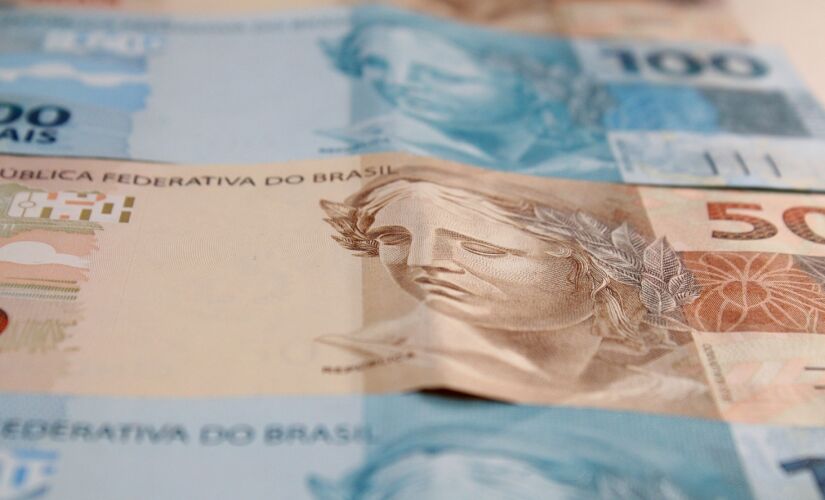 Para o economista, se no ano passado a queda nas receitas municipais foi fortemente mitigada por aportes generosos que vieram do Governo Federal, para este ano os gestores n&atilde;o devem contar com esse aux&iacute;lio