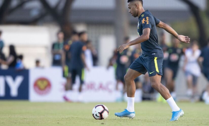 Renan Lodi, de 22 anos, é uma das novas caras da seleção brasileira