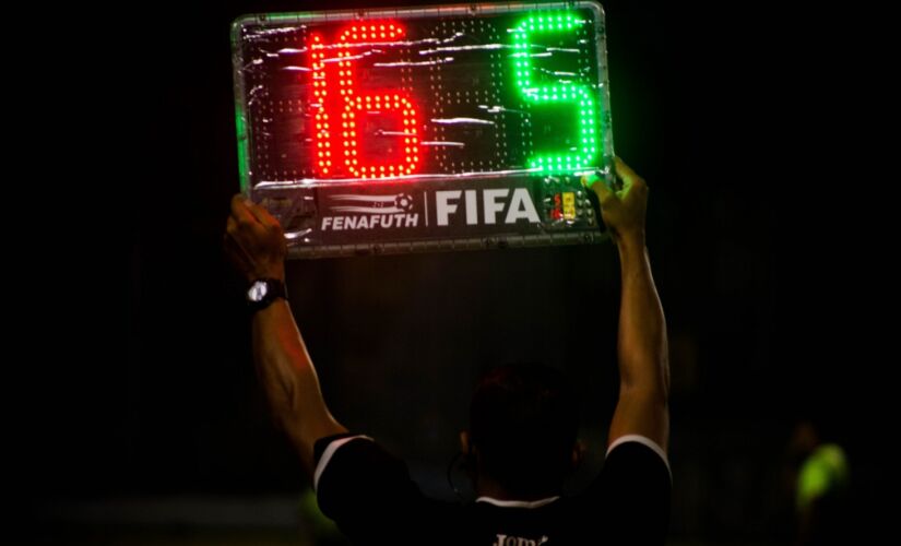 Segundo o IFAB, a preocupação diz respeito a possíveis lesões e sobrecarga física dos atletas