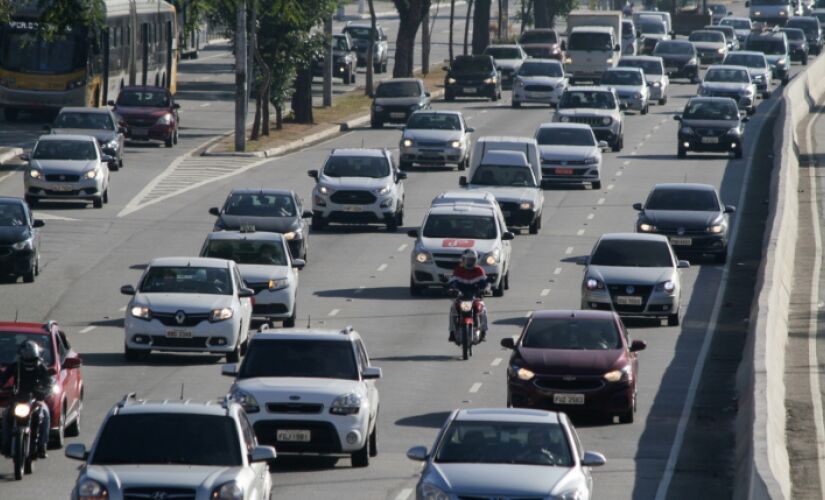 As infrações por excesso de velocidade representaram quase 40% de todas as multas de trânsito emitidas nas rodovias paulistas no feriado prolongado de 7 de Setembro.