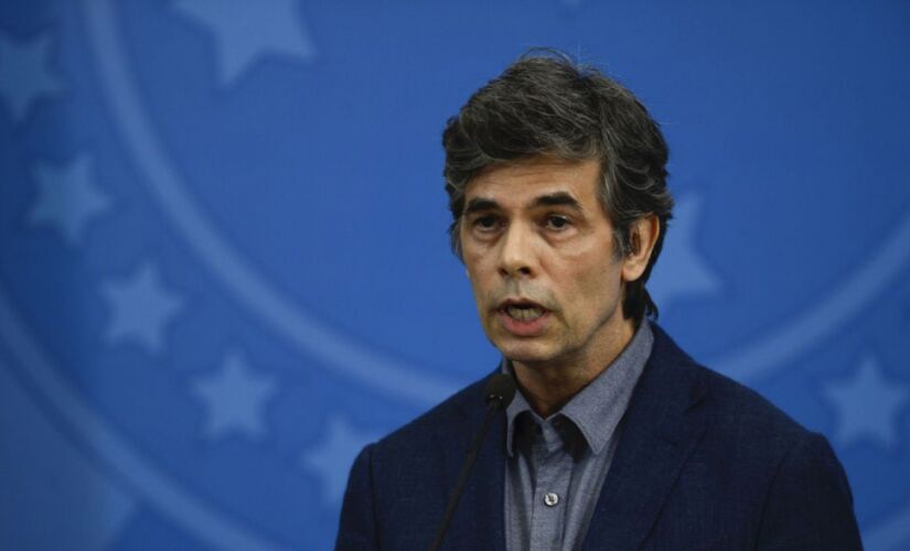 A ideia do ministro Nelson Teich  era obter consenso para publicar uma resolução nacional sobre o distanciamento social