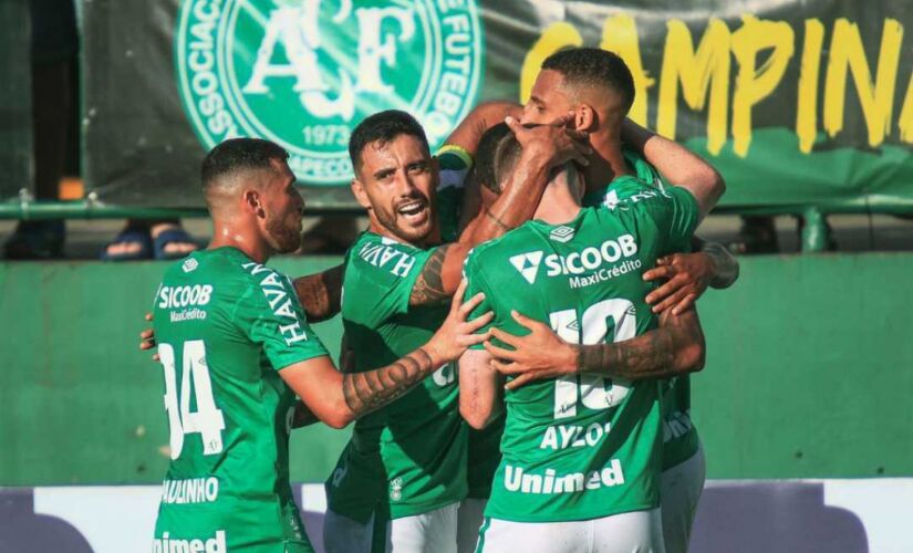 A Chapecoense disputará as quartas de final do Catarinense