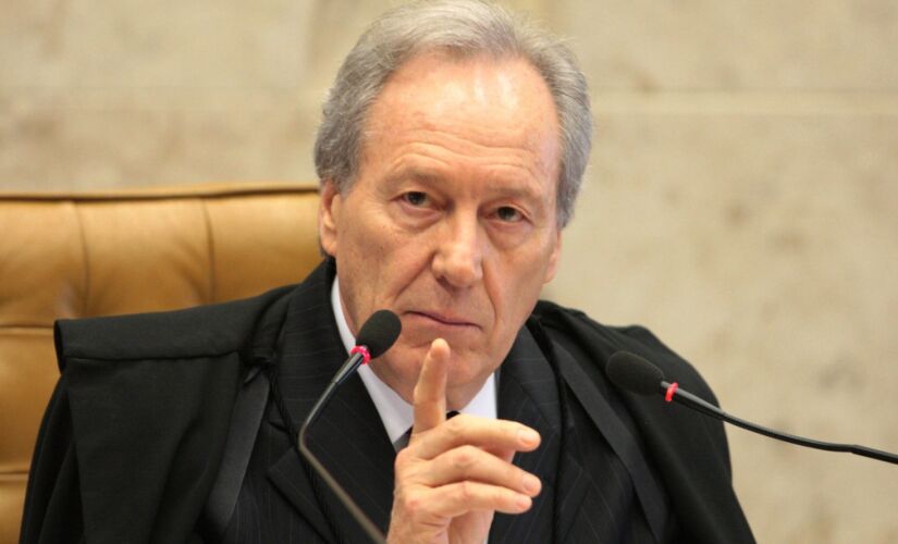 Ministro Ricardo Lewandowski determina que estados e munic&iacute;pios podem decidir sobre a vacina&ccedil;&atilde;o de adolescentes