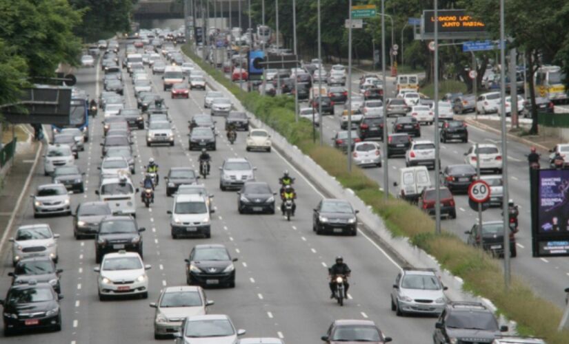 Avenida na cidade de São Paulo