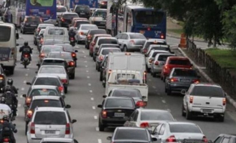 Rodízio de veículos é suspenso