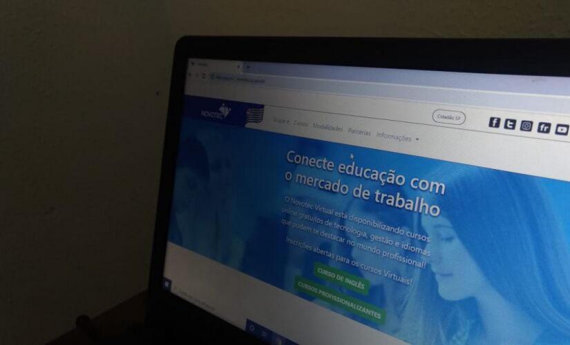 O programa permite que estudantes cursem o ensino médio integrado ao técnico na mesma escola e no mesmo turno