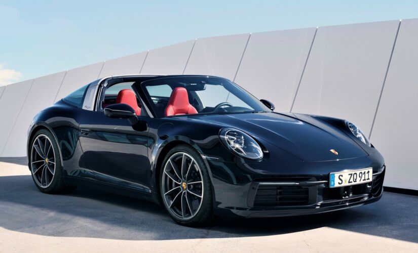 Os novos Porsche 911 Targa 4 e 4S têm tração integral