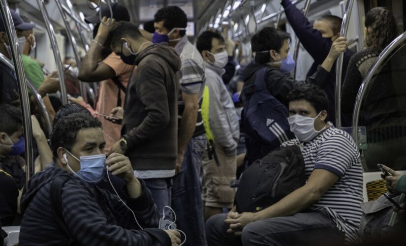 Movimenta&ccedil;&atilde;o em trem do metr&ocirc; em S&atilde;o Paulo