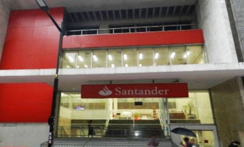 A ex-agência de Porto Alegre, no centro histórico da capital gaúcha, pode ser arrematada a partir de R$ 8,3 milhões