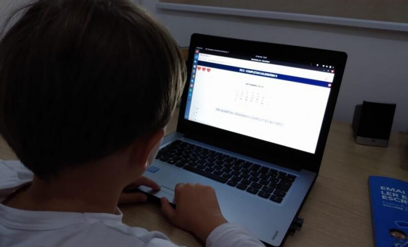 Estudantes da rede estadual de ensino têm até o próximo dia 31 de maio para retirar chip com internet; serão priorizados alunos mais vulneráveis da rede, de acordo com o CadÚnico 