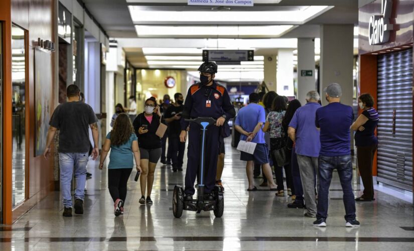 Shopping na cidade de S&atilde;o Jos&eacute; dos Campos, no interior de S&atilde;o Paulo