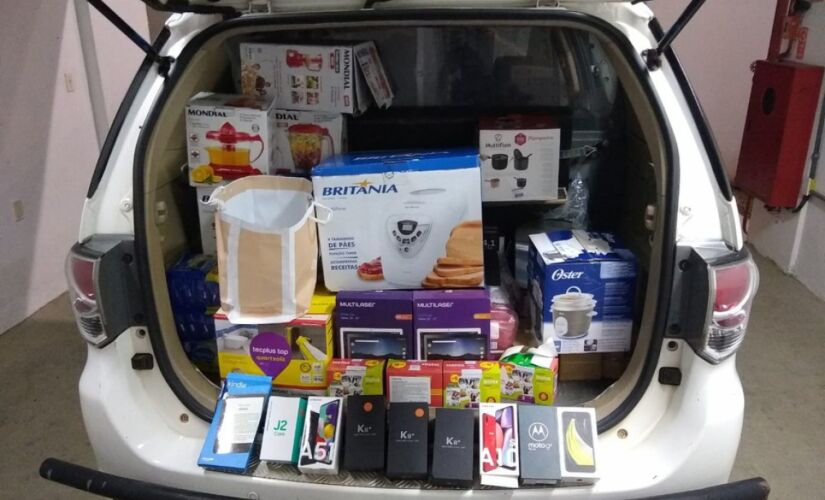 Eletrodomésticos e celulares roubados por mulher em Jundiaí foram recuperados pela Polícia Militar; caso foi registrado na última quinta-feira