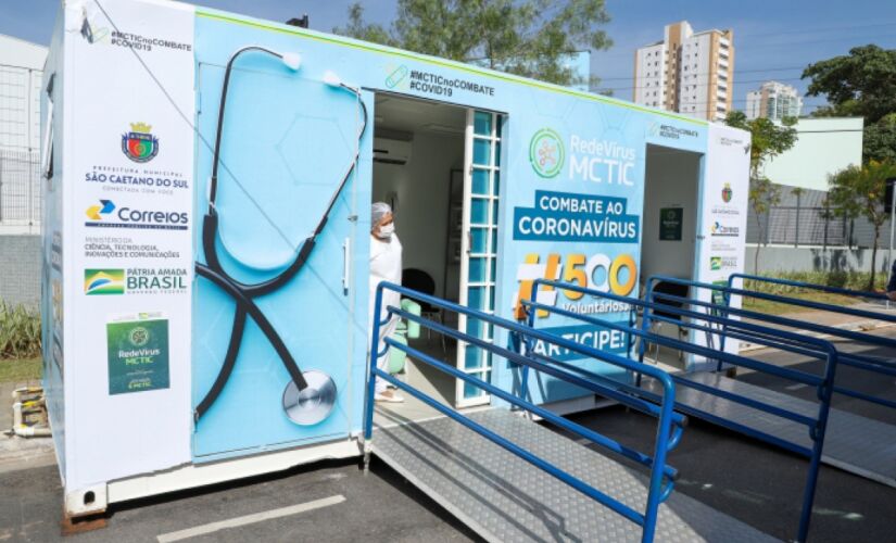 Pacientes com sintomas leves da doença que passarem pelo atendimento montado na rua Saldanha Marinho estão sendo convidados para o experimento
