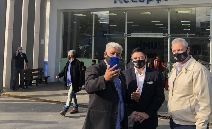 Deputados estaduais da Alesp fazem fiscalização surpresa em hospitais para Covid-19 em Guarulhos