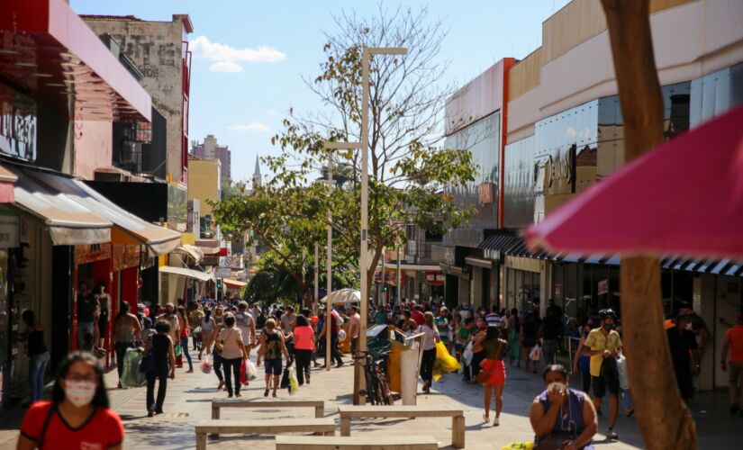 Na região de Ribeirão Preto, após a reabertura do comércio, os casos de coronavírus aumentaram 126%