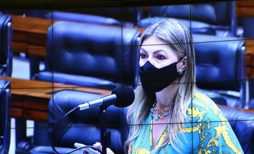 Aline Sleutjes (PSL-PR) é a relatora da proposta