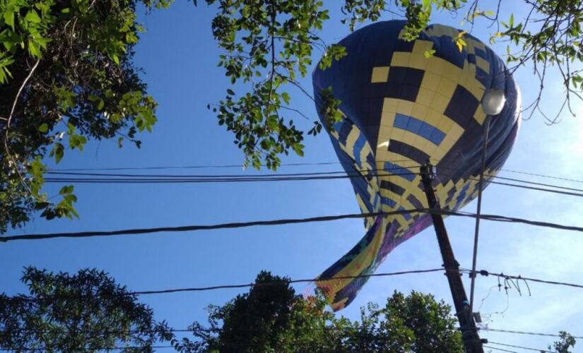 O balão tinha aproximadamente 20 metros.