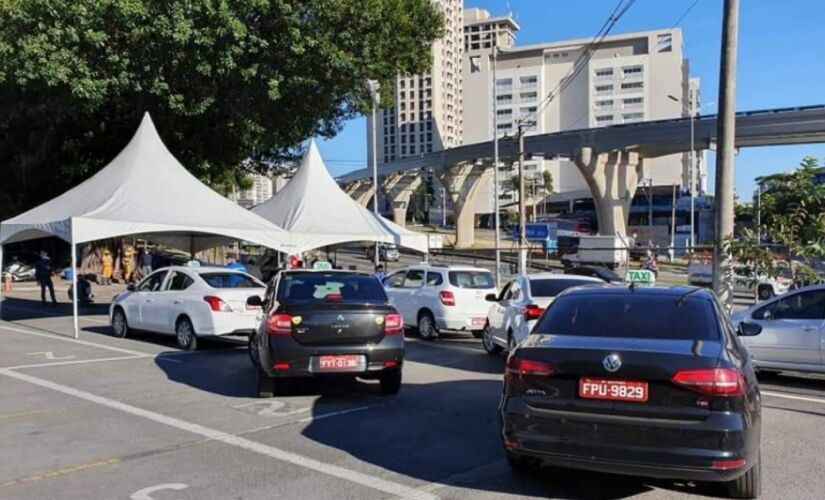 Na semana passada, os táxis passaram por desinfecção no estacionamento do Aeroporto de Guarulhos
