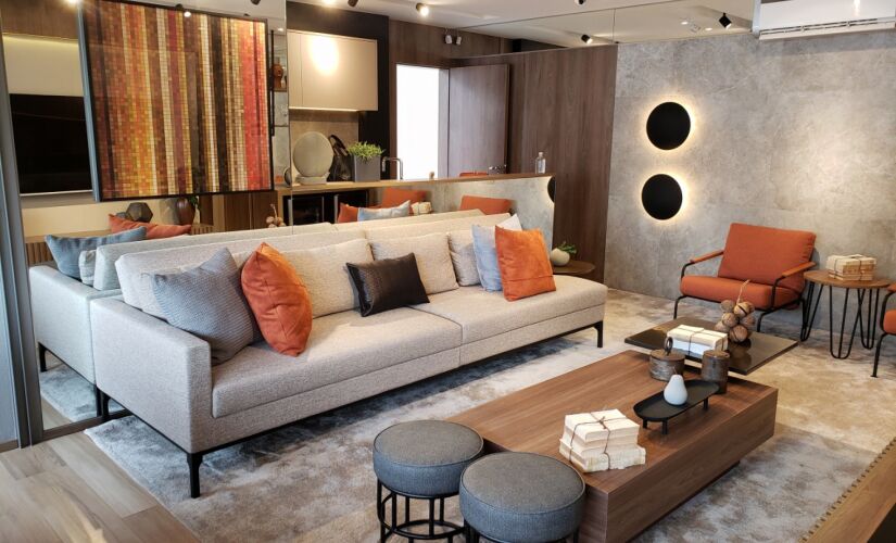 Incorporadoras utilizam somente itens novos para decorar apartamentos em exposição; 
no início das obras, as unidades são desmontadas e os objetos colocados à venda