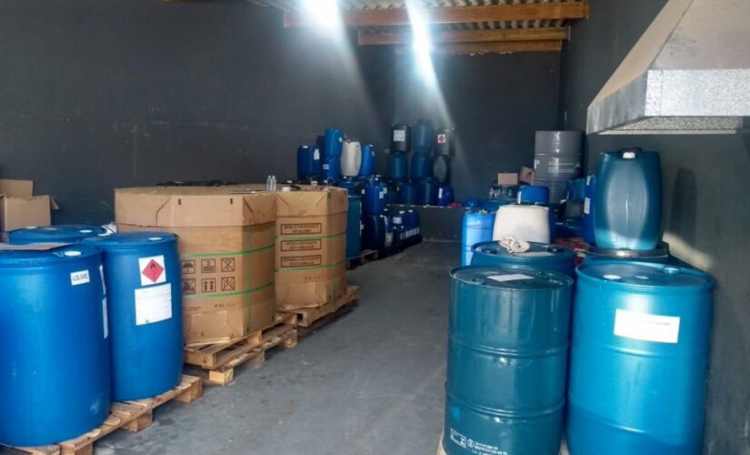 Estabelecimento que estaria fabricando produtos de higiene clandestinos foi fechado em Sorocaba ; caso foi registrado na terça-feira