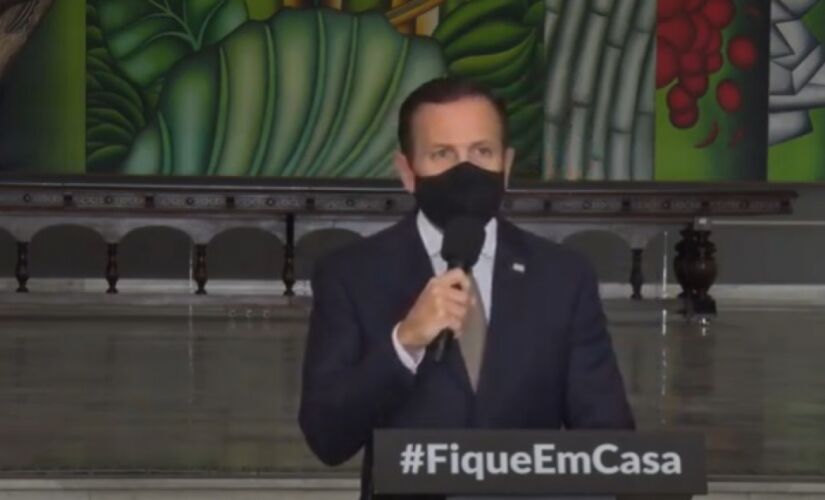 João Doria, governador de São Paulo, em coletiva na tarde desta segunda-feira