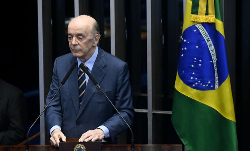 A Polícia Federal cumpriu na sexta-feira  mandados de busca e apreensão contra o ex-governador de São Paulo e atual senador, José Serra (PSDB), por lavagem de dinheiro