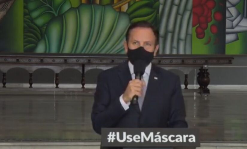João Doria, governador de São Paulo, em entrevista coletiva na tarde desta segunda-feira