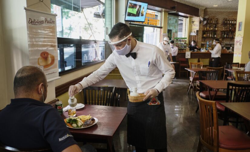  Restaurantes também poderão funcionar até as 23h no Estado 