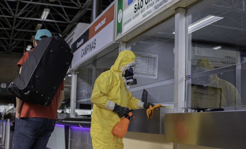 Em 7 de julho, o Terminal Rodovi&aacute;rio do Tiet&ecirc; passou por um processo de descontamina&ccedil;&atilde;o realizado pelo Comando Militar do Sudeste 