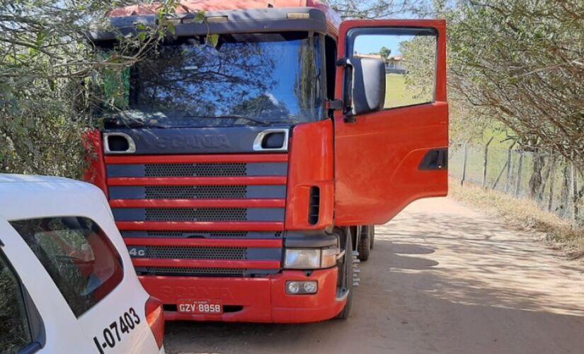 No caminhão foi encontrado um bloqueador de rastreamento; empresa de monitoramento estranhou e acionou a Polícia Militar 