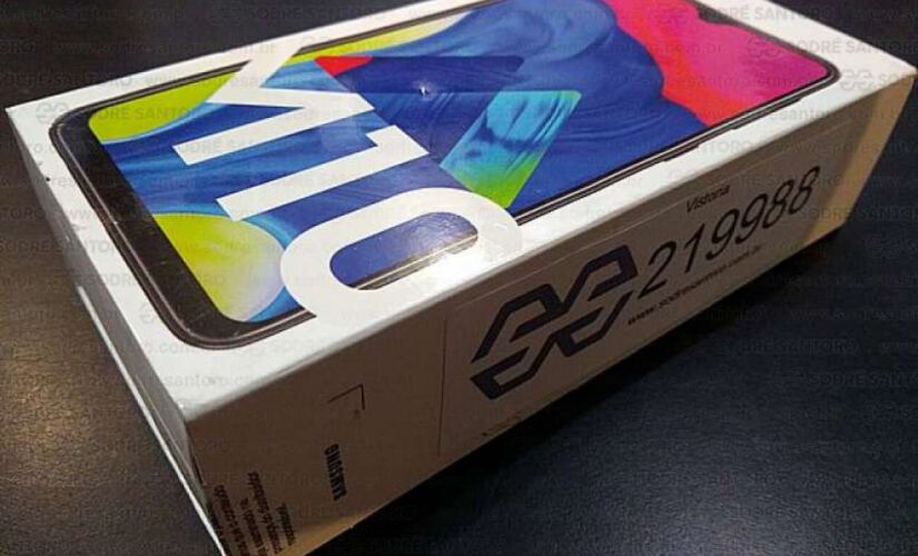 Um smartphone Samsung está disponível no leilão