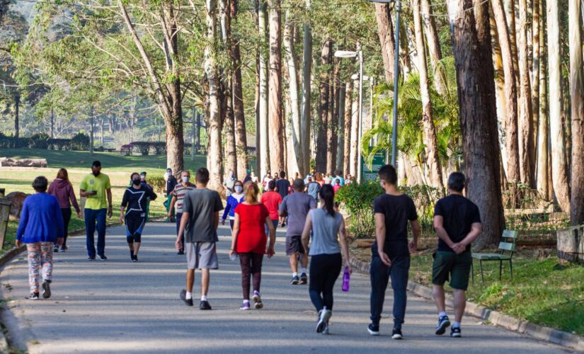 O Parque Ibirapuera teve grande movimentação ontem, primeiro dia de reabertura dos parques 