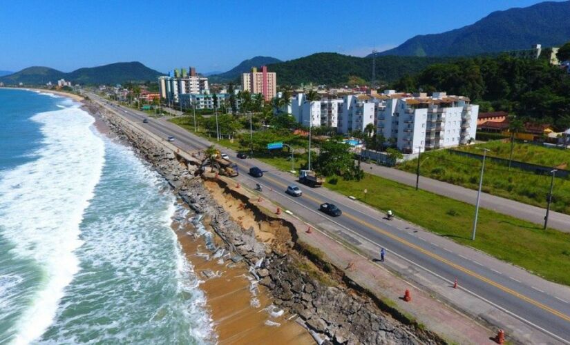 Trecho ficou bastante destruído após ressaca registrada em abril passado