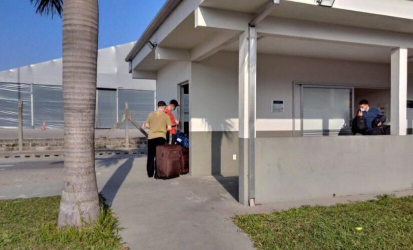 Alguns tripulantes já puderam desembarcar e retornar para seus lares