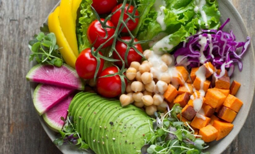 A boa e velha salada pode integrar seu cardárpio, salvar sua dieta e seu organismo no 'pós-carnaval'