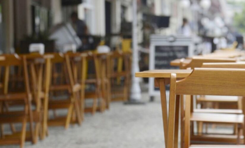 A Abrasel-SP, associação que reúne bares e restaurantes, prevê o fechamento de parte dos estabelecimentos para evitar o movimento dos foliões dos blocos de rua