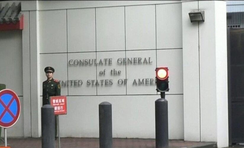 Entrada do consulado norte-americano em Chengdu