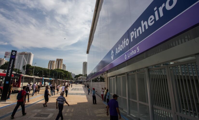Estação Adolfo Pinheiro recebe a "Turma do Zebuzinho", produzida pela editora Bela Vista Cultural; em setembro e outubro a exposição estará nas estações Eucaliptos e Campo Belo
