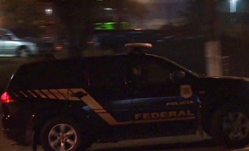 De acordo com a PF, as duas compras somam R$ 11,1 milhões e foram realizadas com recursos federais destinados ao combate do coronavírus