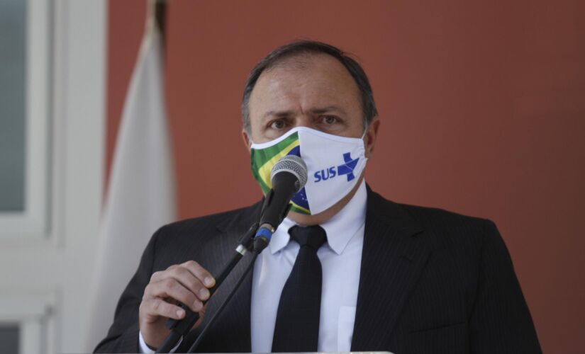 O Ministro interino da Saúde, Eduardo Pazuello na inauguração de uma unidade de testes na Fiocruz