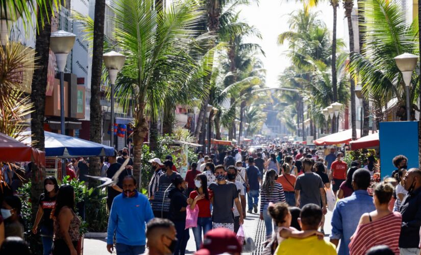 Osasco regrediu para fase laranja do Plano SP; prefeitura diz que vai manter o comércio aberto, apesar da recomendação estadual