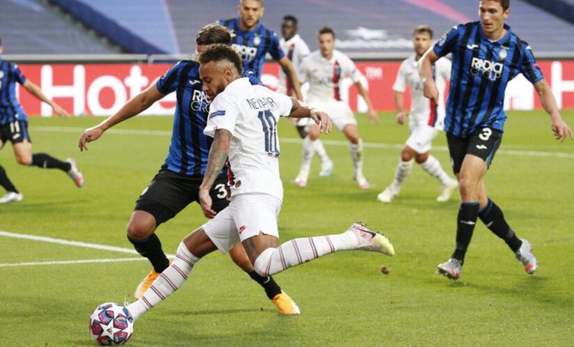 Neymar participou dos dois gols da equipe
