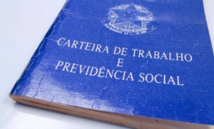 As interessadas poderão concorrer a vagas no setor de vendas, que conta com 157 vagas de promotoras e vendedoras