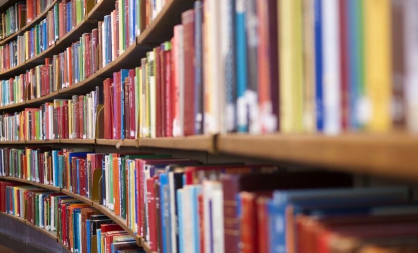 Pegar um livro emprestado e esquecer de devolvê-lo no prazo pode ser algo natural. No entanto, o que é incomum é mantê-lo consigo por quase 120 anos. 