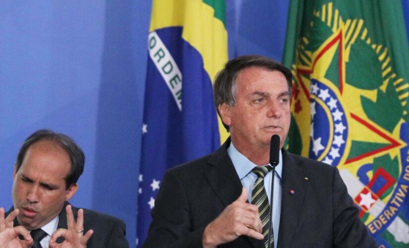 Nesta segunda, durante evento sobre o coronavírus, Bolsonaro voltou a atacar jornalistas