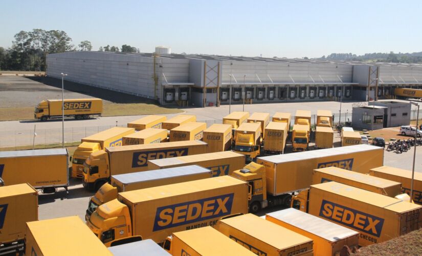 Sobre os produtos que estão no centro, a unidade afirmou que a carga será redirecionada 
