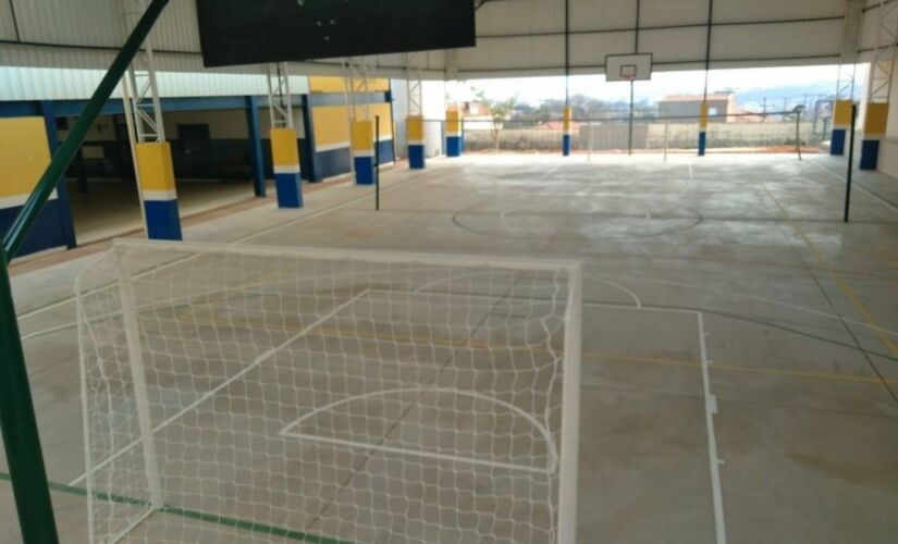  Nova quadra da escola Zilda Tome de Moraes, no bairro Bambu