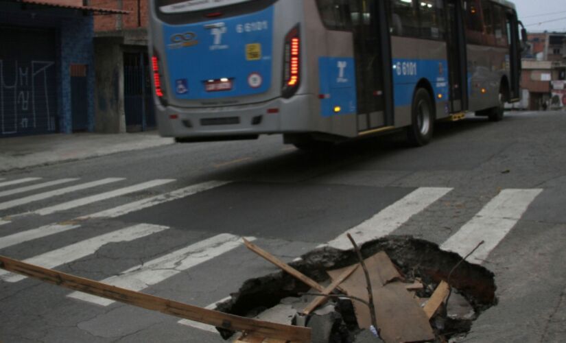 Morador conta que decidiu optar pela bicicleta quando percebeu o tempo que gastava esperando no ponto de ônibus