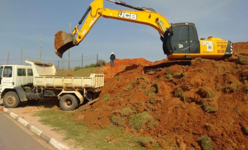 Prefeitura retoma obras no campo de futebol do Altos do Jequitibá Porto Feliz 