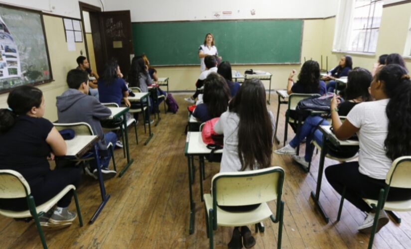 Movimentação em sala de aula de escola em São Paulo